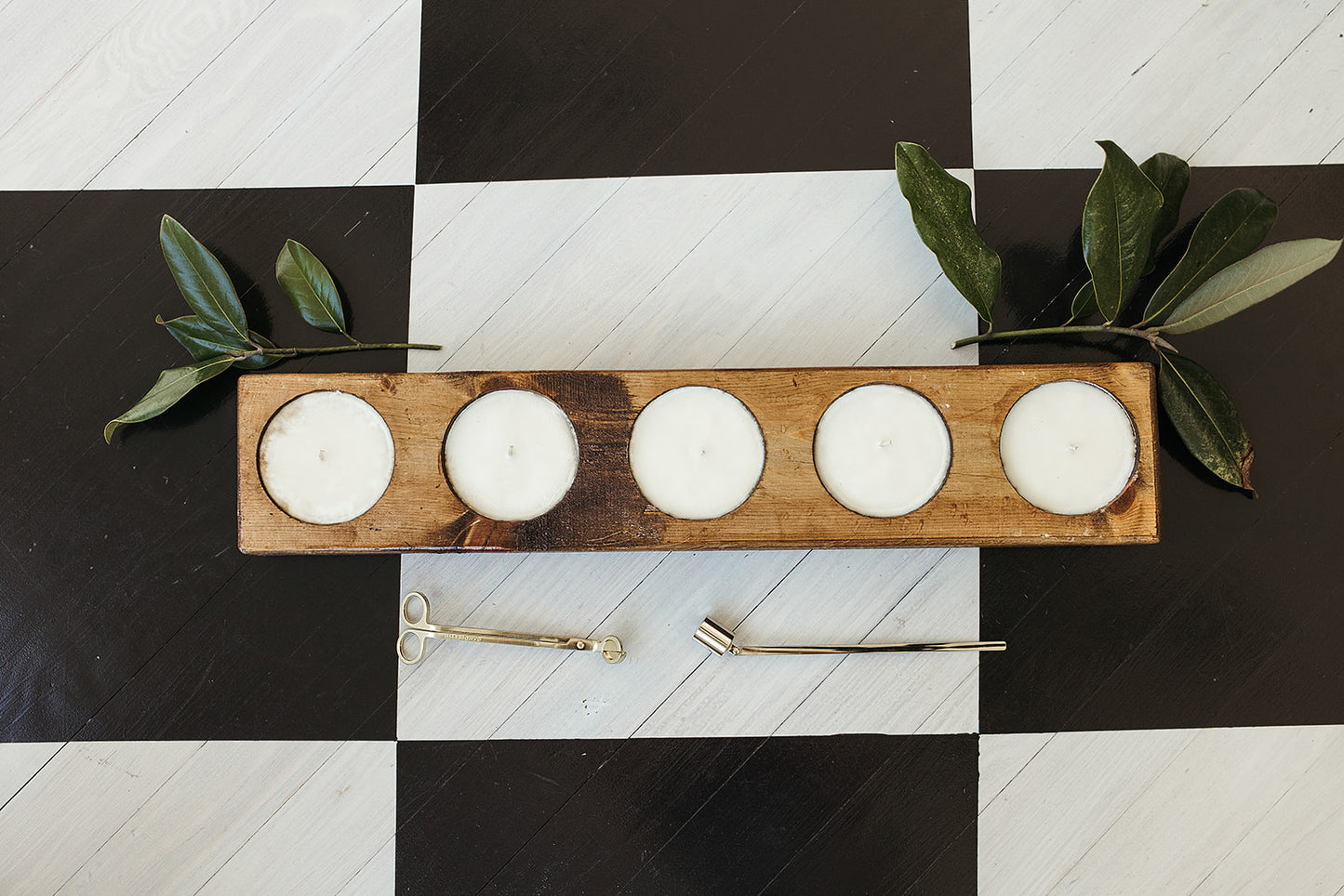 Center Piece 5 Mold - Thomasville Oak