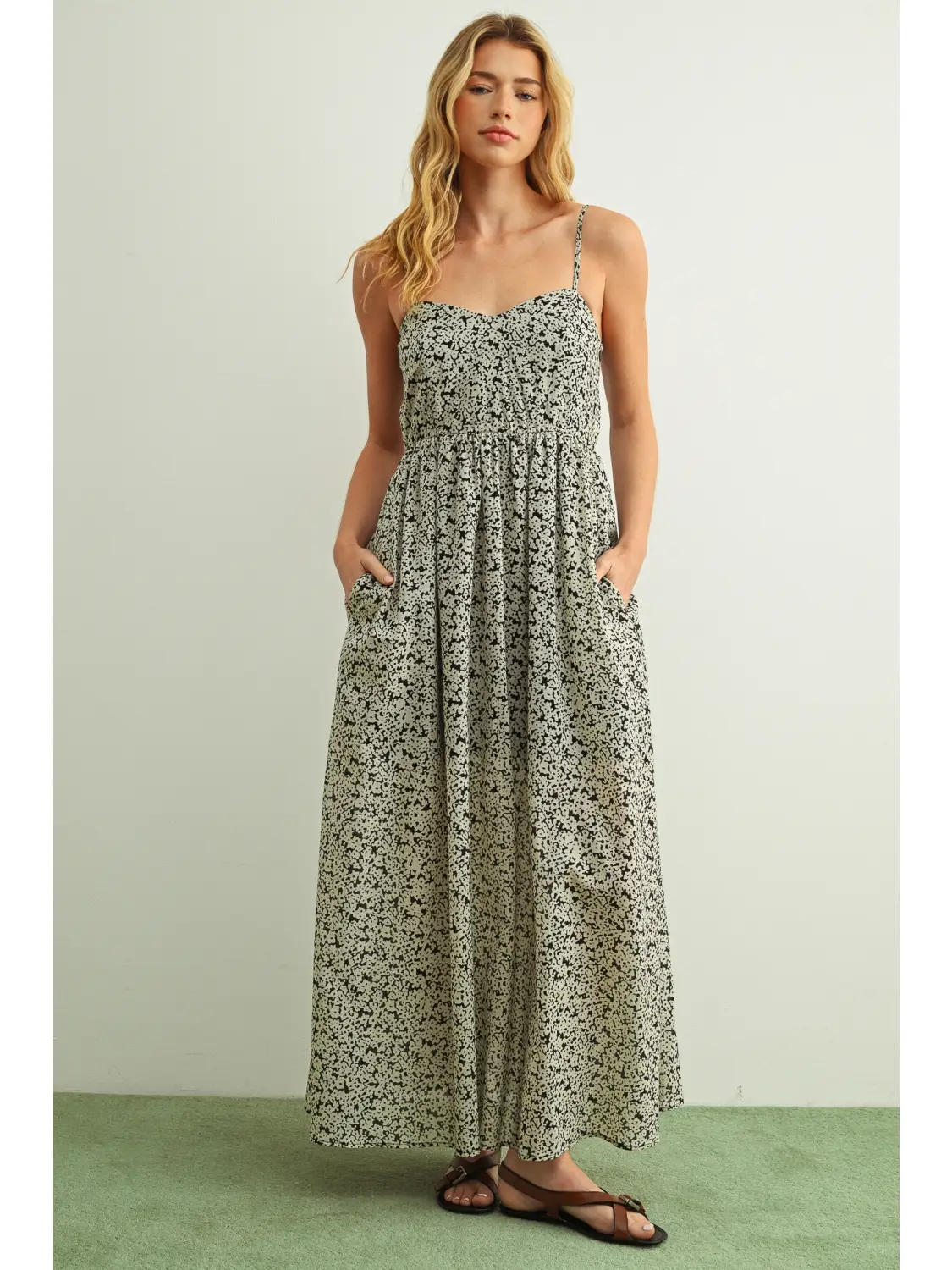 blake maxi dress Floral Print collection:Luxury-Sneakers Core Colors:Emerald Green perfect for that next Azura Strapless Maxi Dress