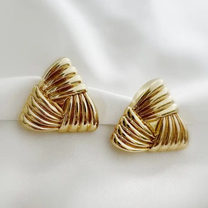 Knot Studs