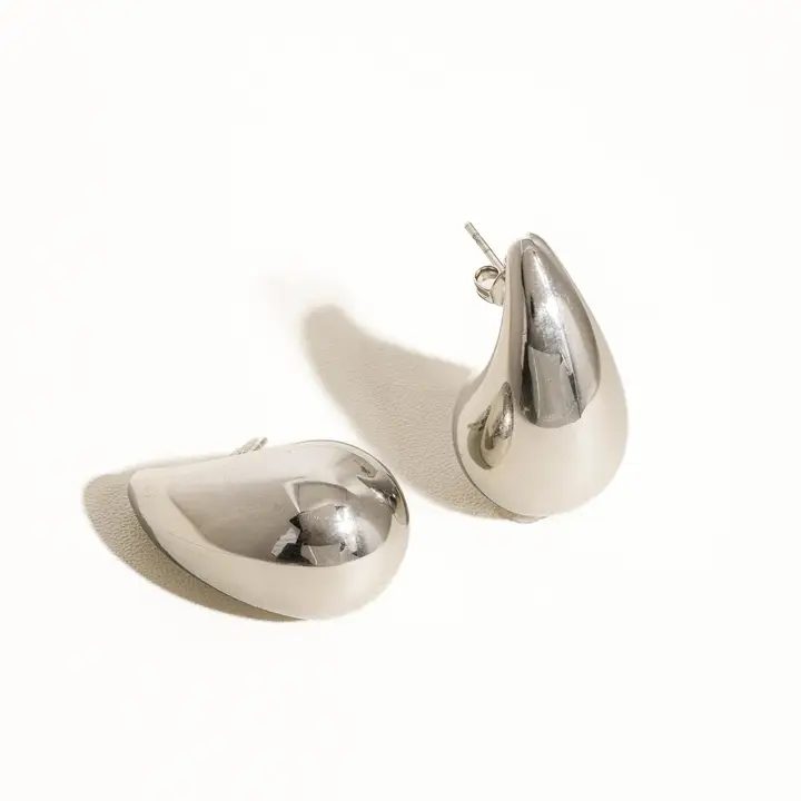 18K Huggie Earring